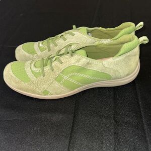 Earth Origins by Earth Women's Green Suede Casual Sneakers Size 11